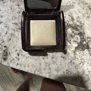 Hourglass Lighting Powder